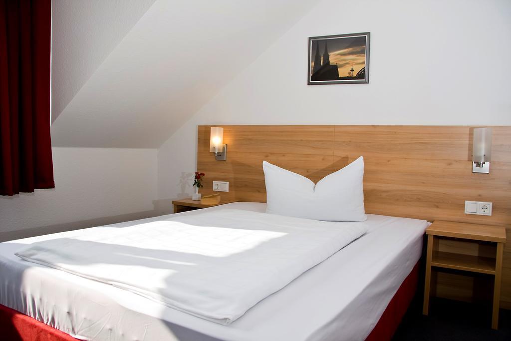 Airport Hotel Karsten Köln Ngoại thất bức ảnh